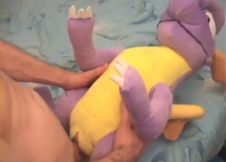 Dude wants to fuck dragons and stretch them